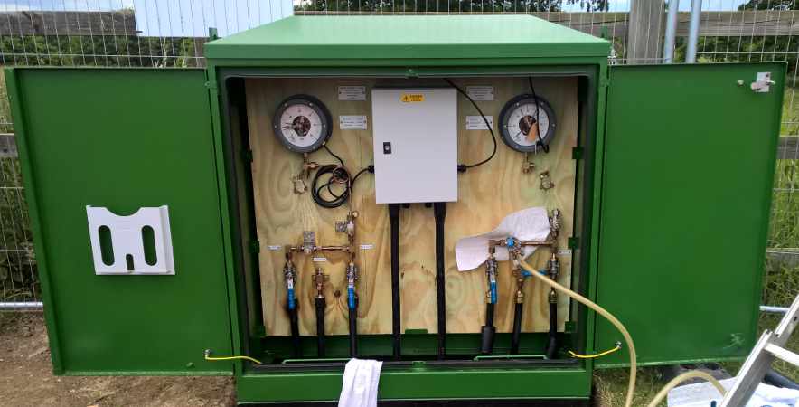 Oil Cabinet Monitoring Oil Pressure On 132kV Circuit